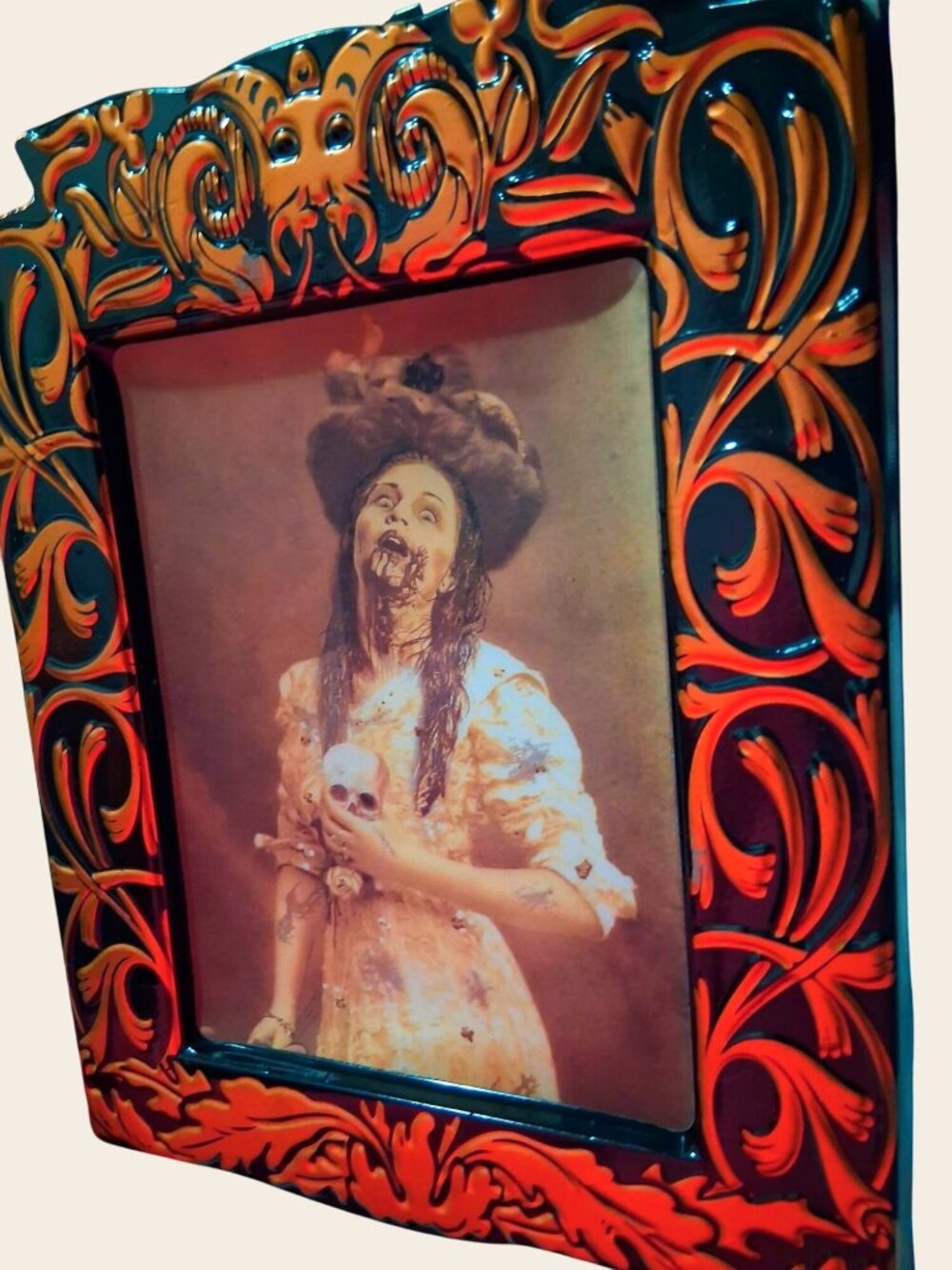 Vintage 8x10 Lenticular Horror Frame Halloween